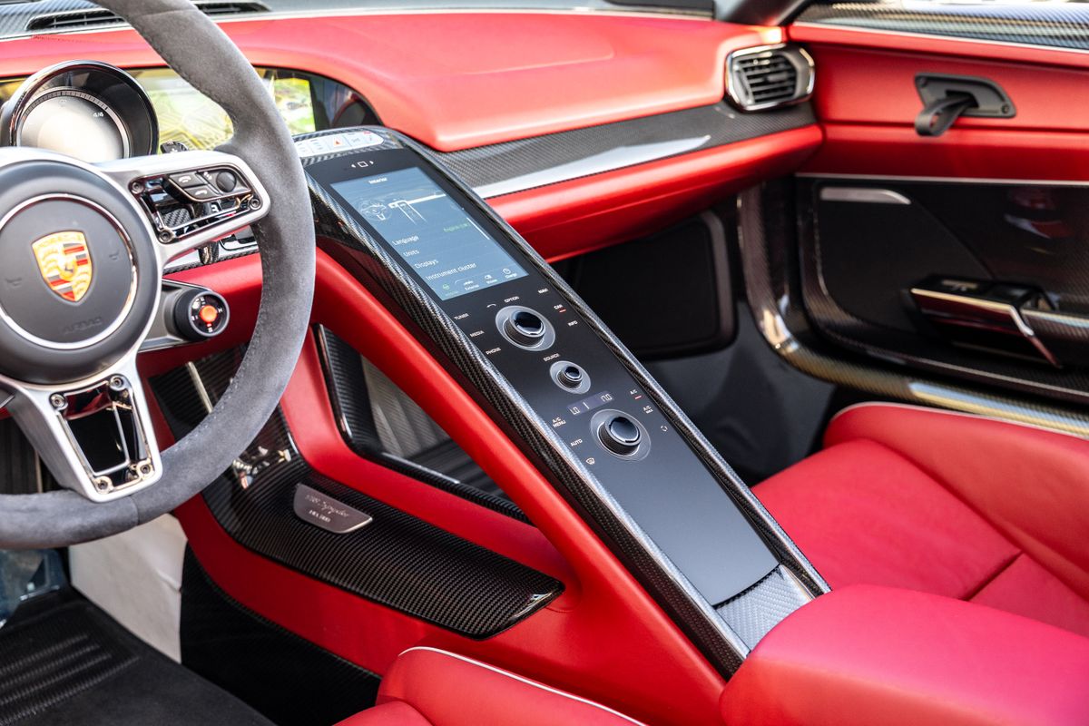 2015 Porsche 918 Spyder Weissach