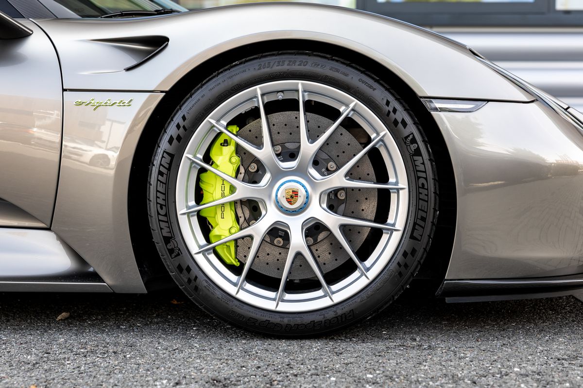 2015 Porsche 918 Spyder Weissach