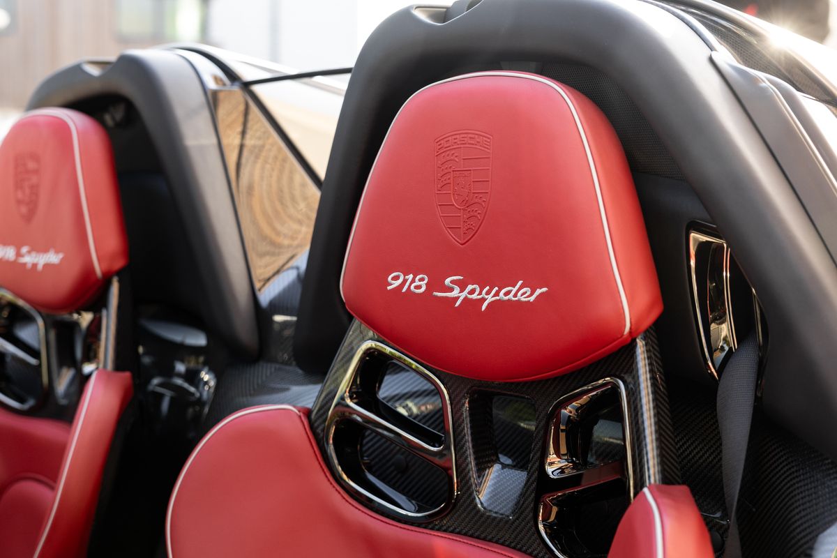 2015 Porsche 918 Spyder Weissach