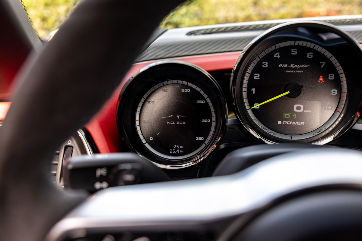 2015 Porsche 918 Spyder Weissach