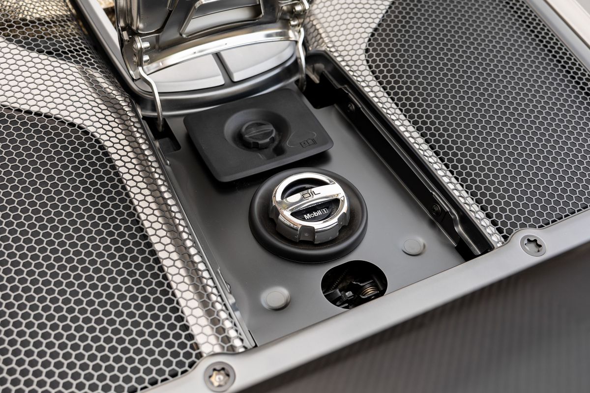 2015 Porsche 918 Spyder Weissach