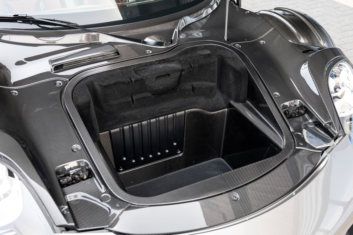 2015 Porsche 918 Spyder Weissach