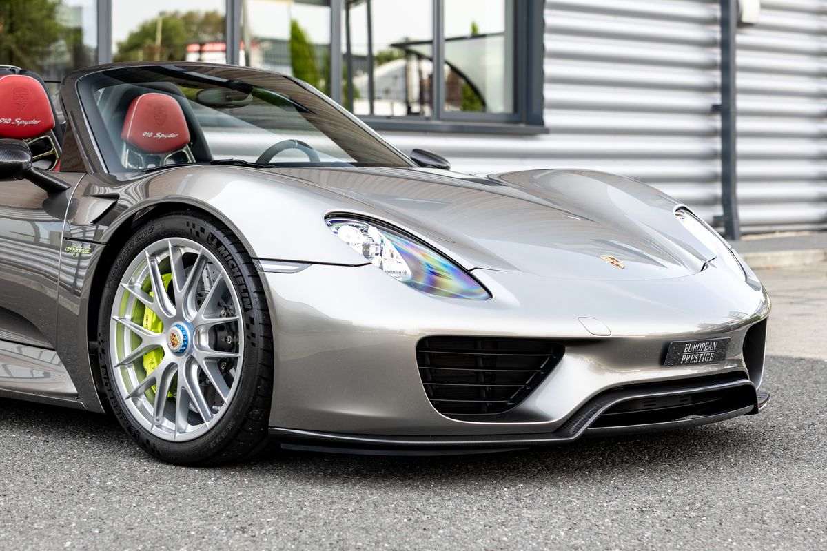 2015 Porsche 918 Spyder Weissach