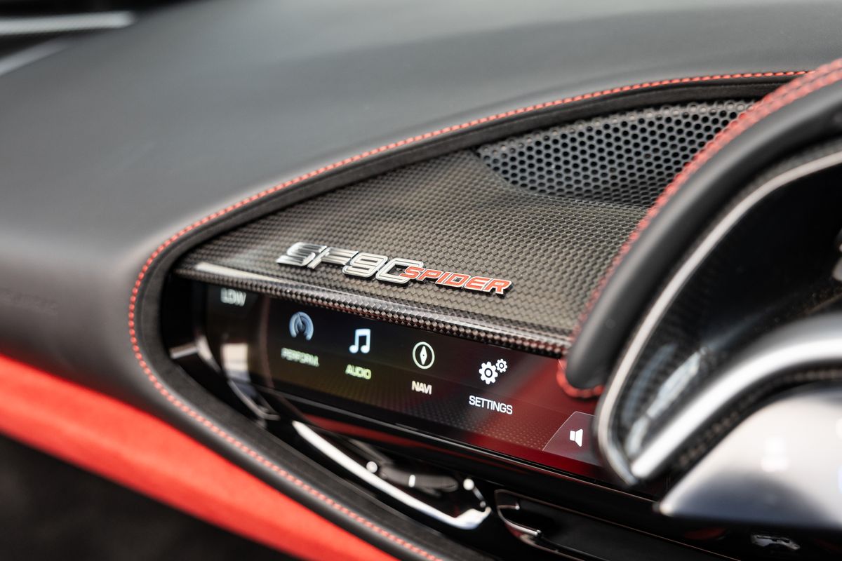 2022 Ferrari SF90 Spider Assetto Fiorano