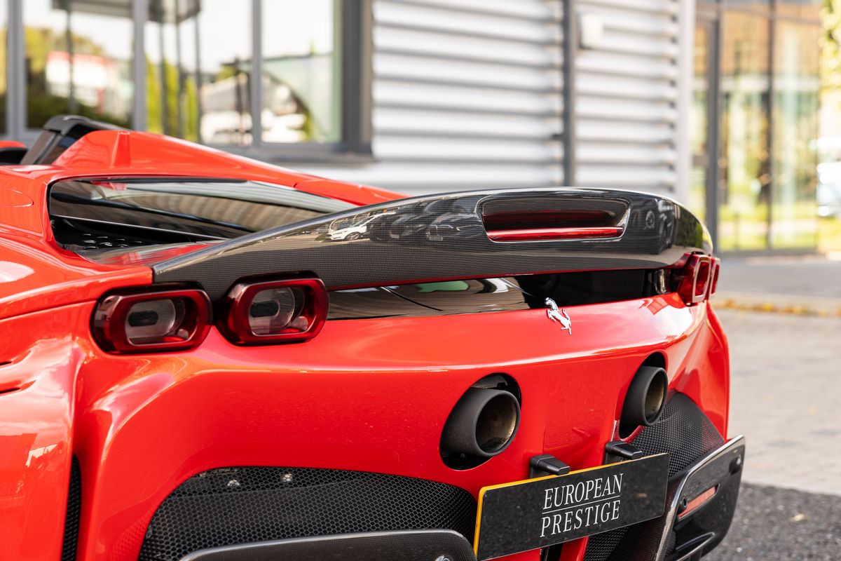 2022 Ferrari SF90 Spider Assetto Fiorano