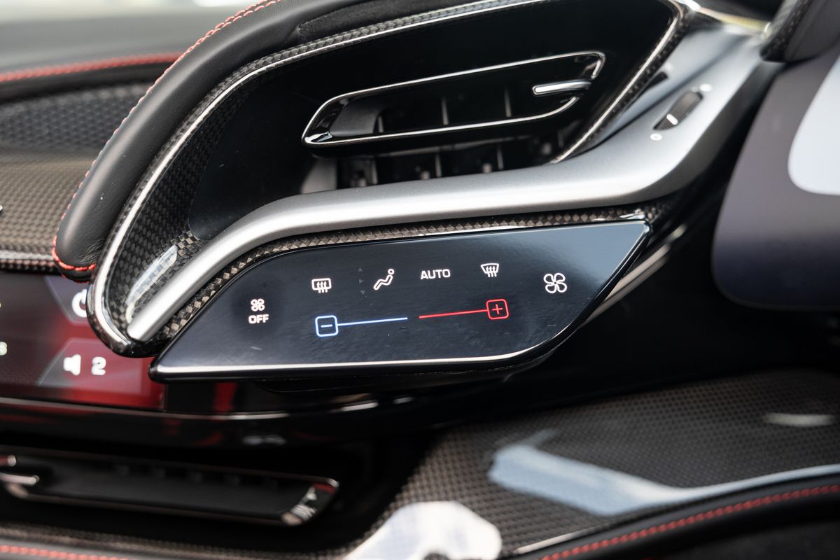 2022 Ferrari SF90 Spider Assetto Fiorano
