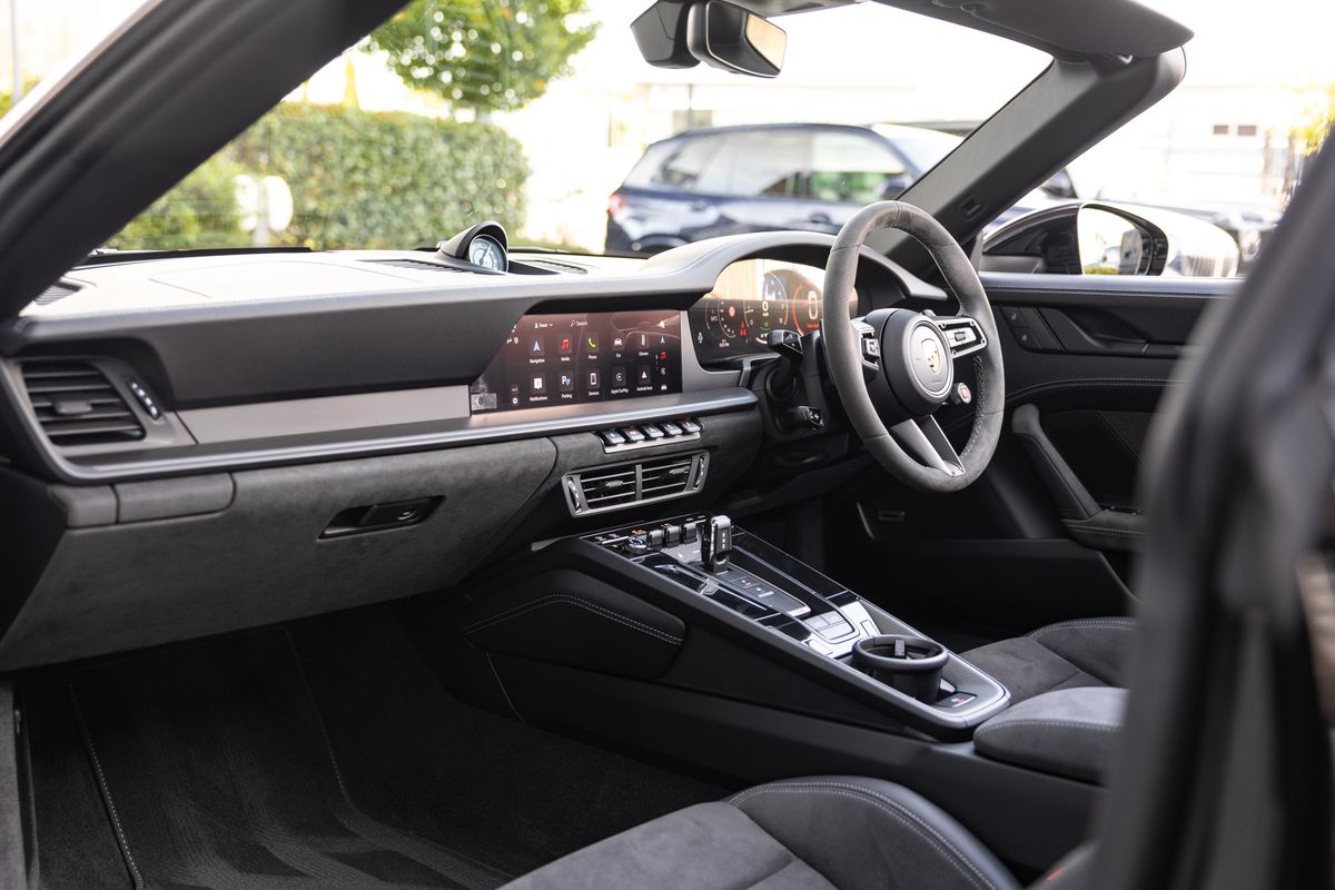 2025 Porsche 911 (992.2) Targa 4 GTS