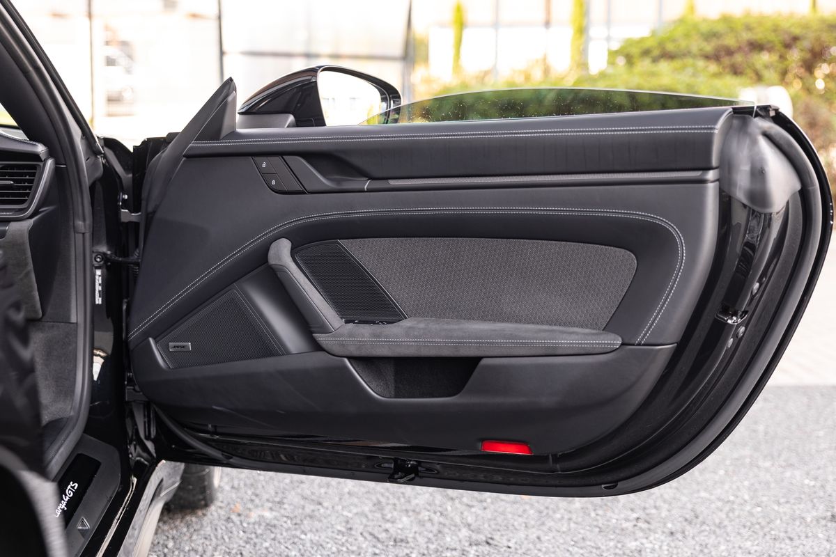 2025 Porsche 911 (992.2) Targa 4 GTS