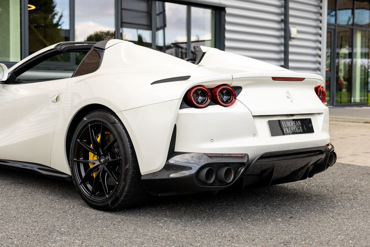2021 Ferrari 812 GTS