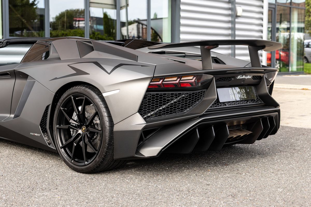 2016 Lamborghini Aventador SV Roadster