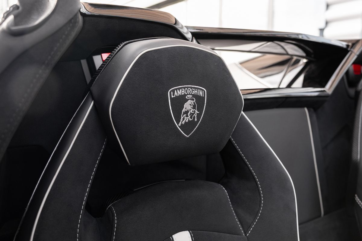 2016 Lamborghini Aventador SV Roadster