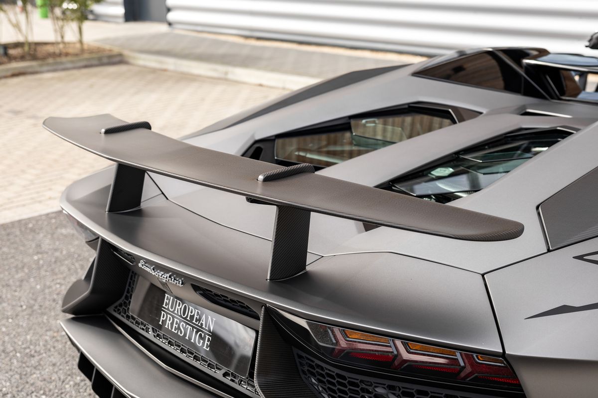 2016 Lamborghini Aventador SV Roadster