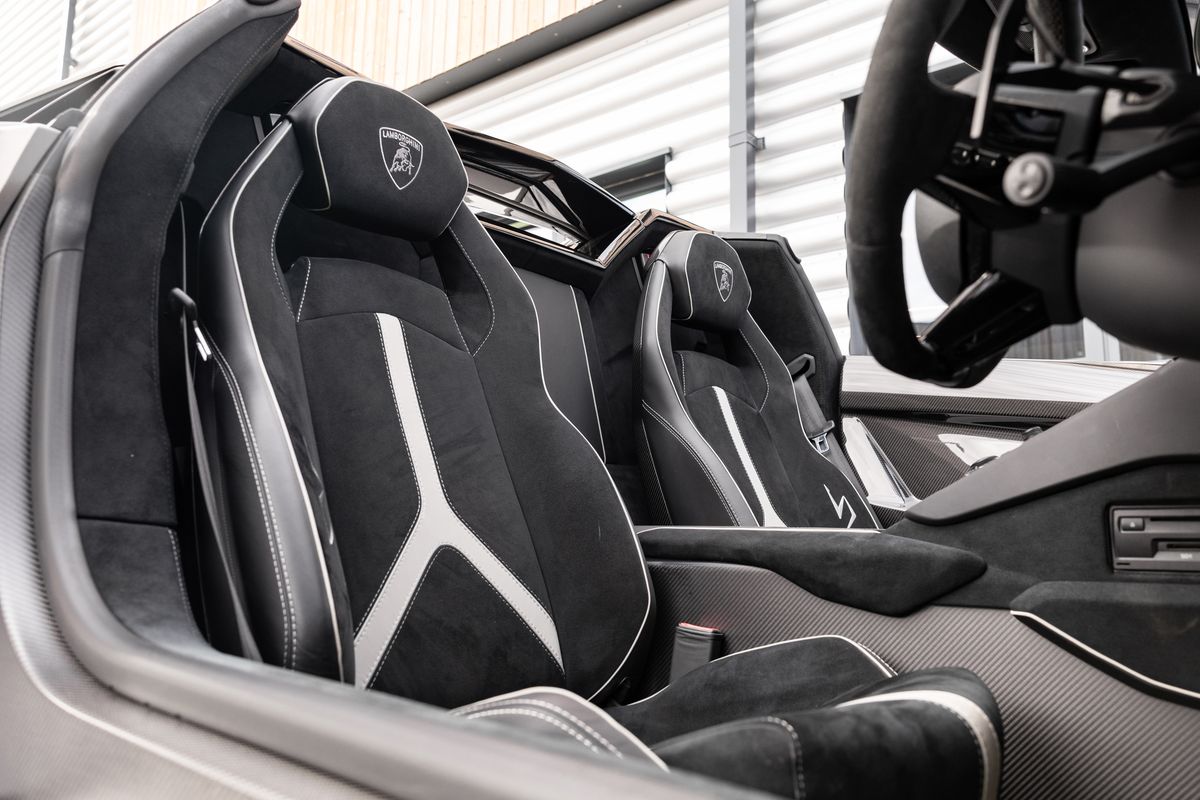 2016 Lamborghini Aventador SV Roadster