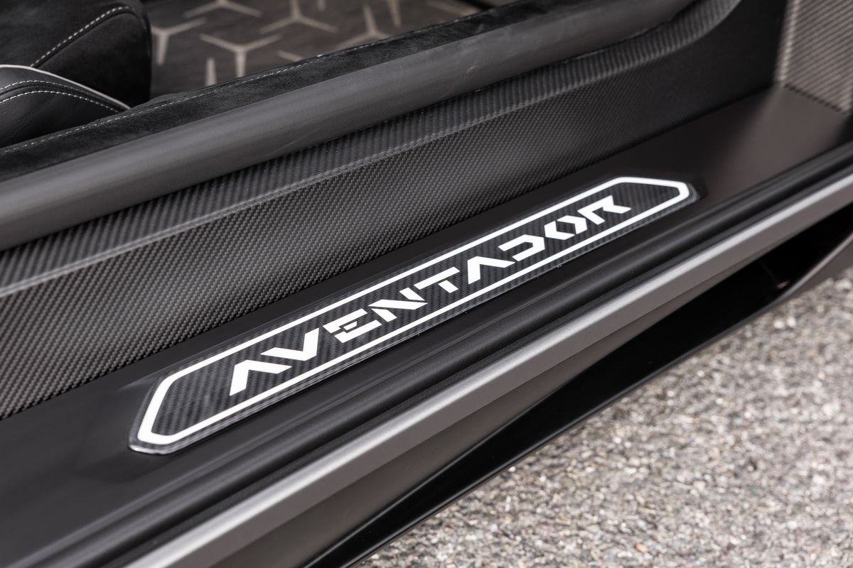 2016 Lamborghini Aventador SV Roadster