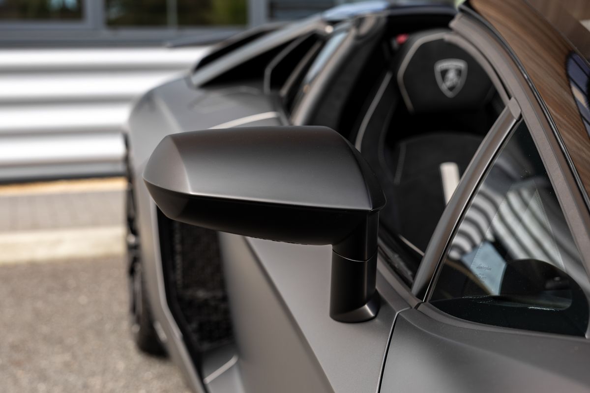 2016 Lamborghini Aventador SV Roadster