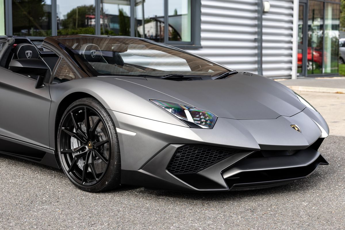 2016 Lamborghini Aventador SV Roadster