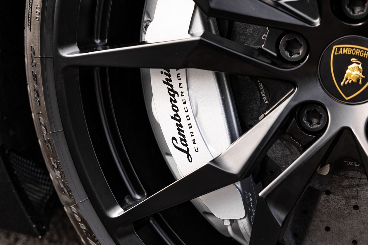 2016 Lamborghini Aventador SV Roadster