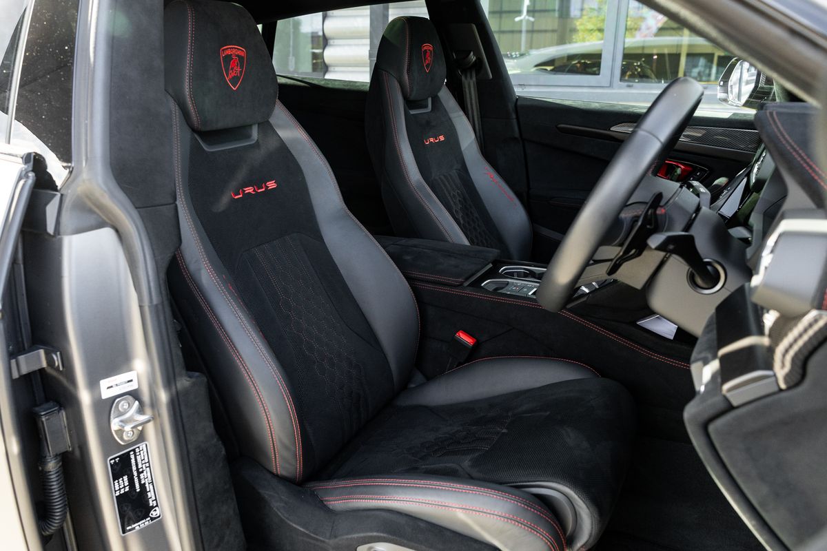 2023 Lamborghini Urus Performante