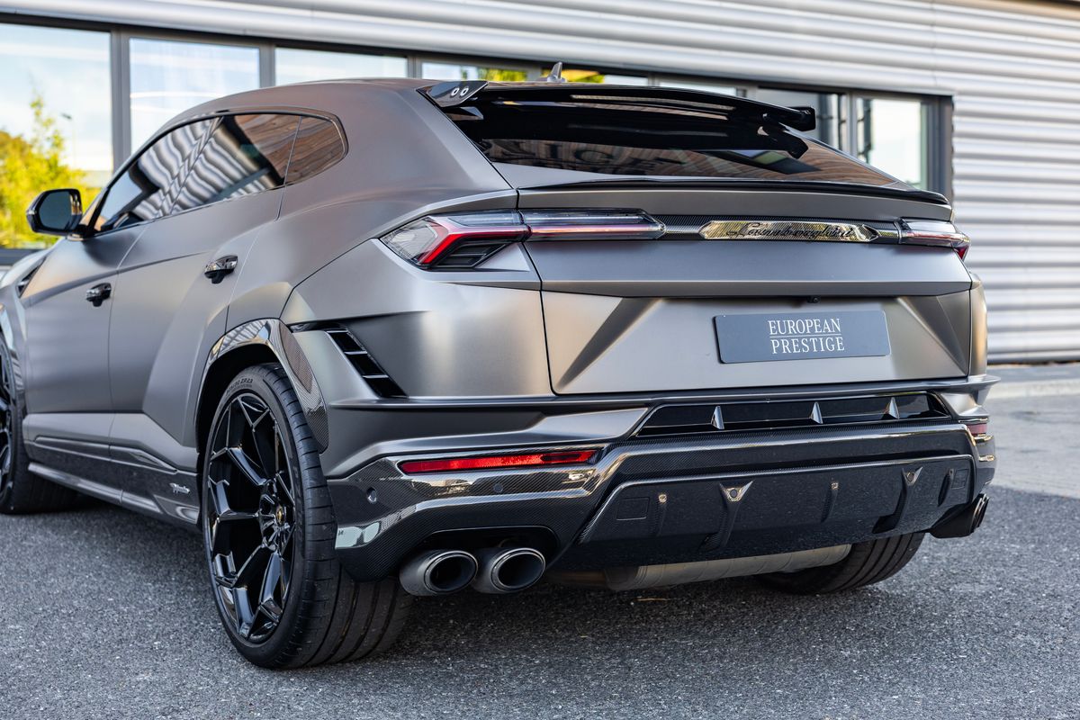 2023 Lamborghini Urus Performante