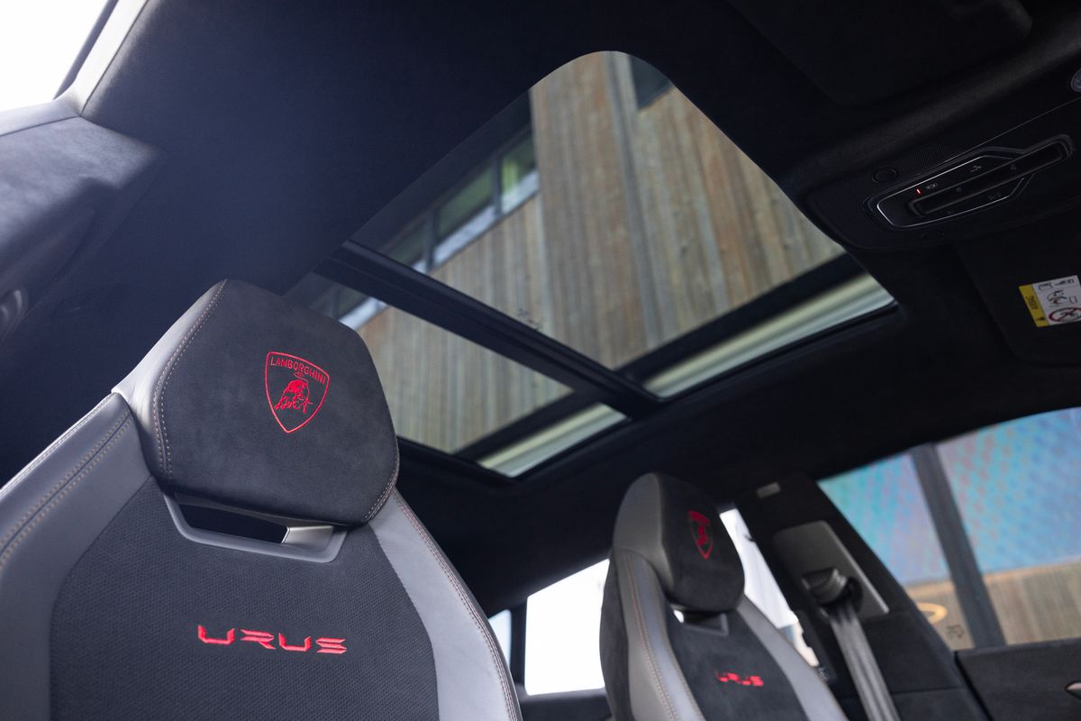 2023 Lamborghini Urus Performante
