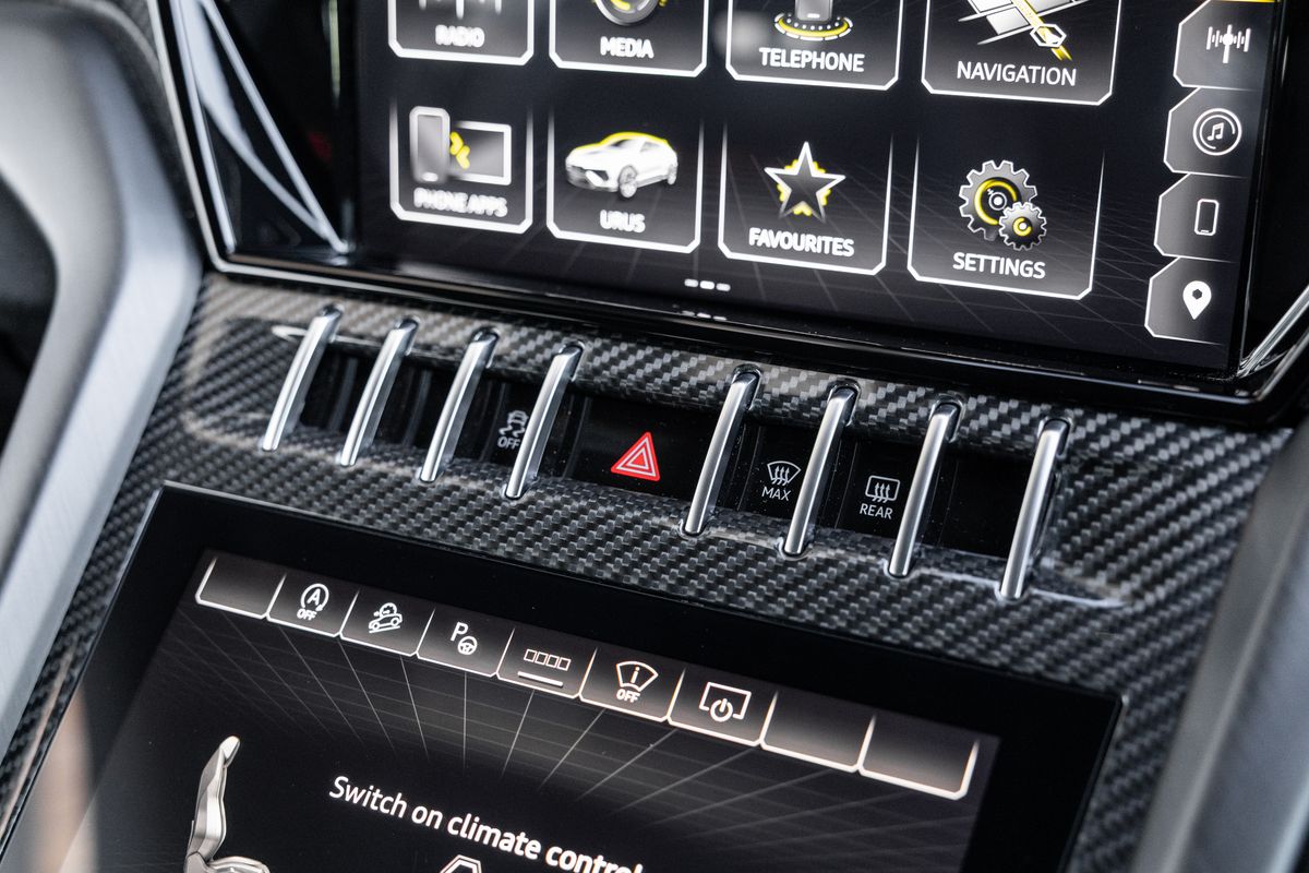 2023 Lamborghini Urus Performante