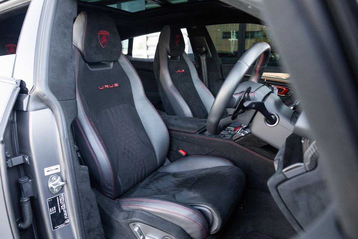 2023 Lamborghini Urus Performante