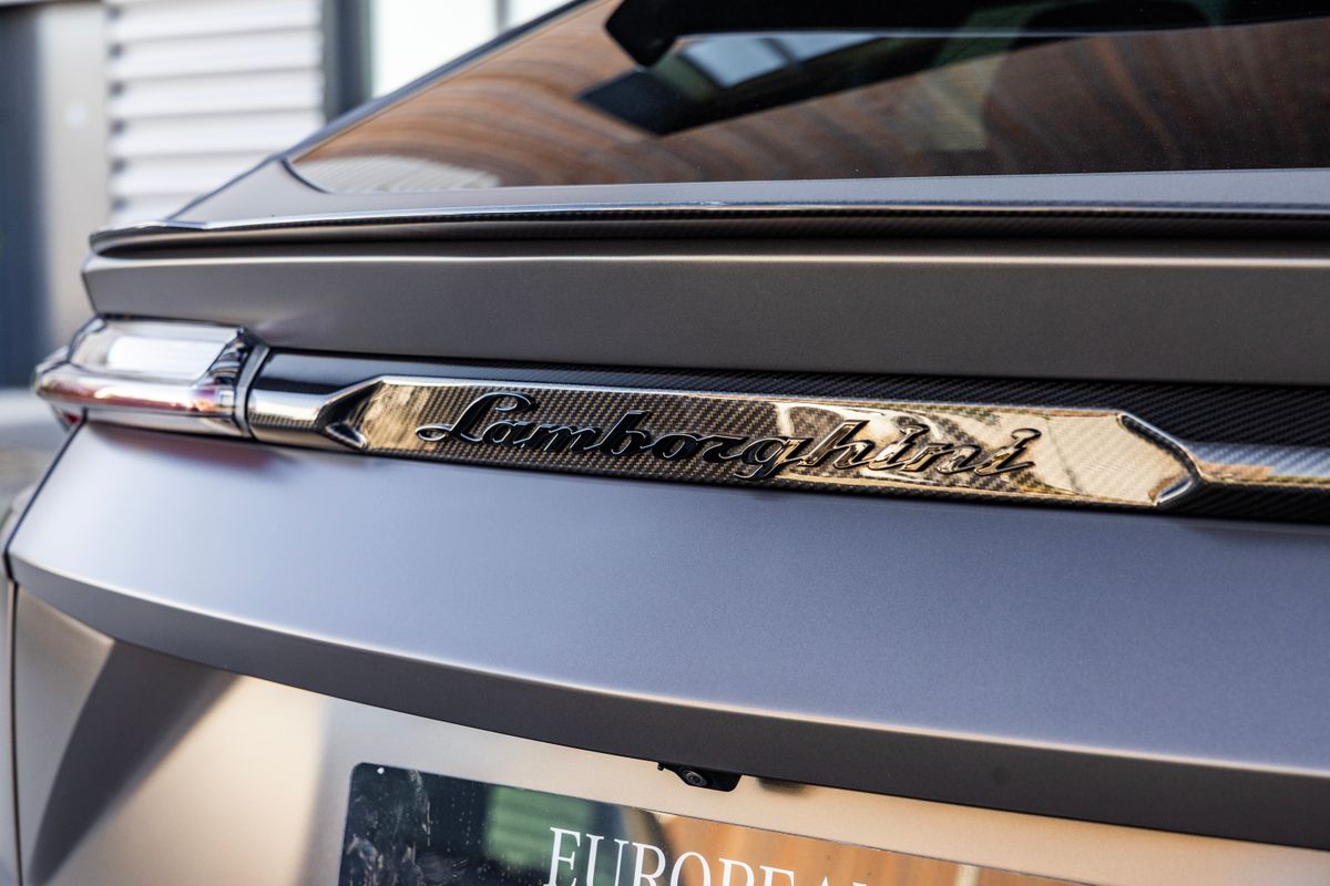 2023 Lamborghini Urus Performante