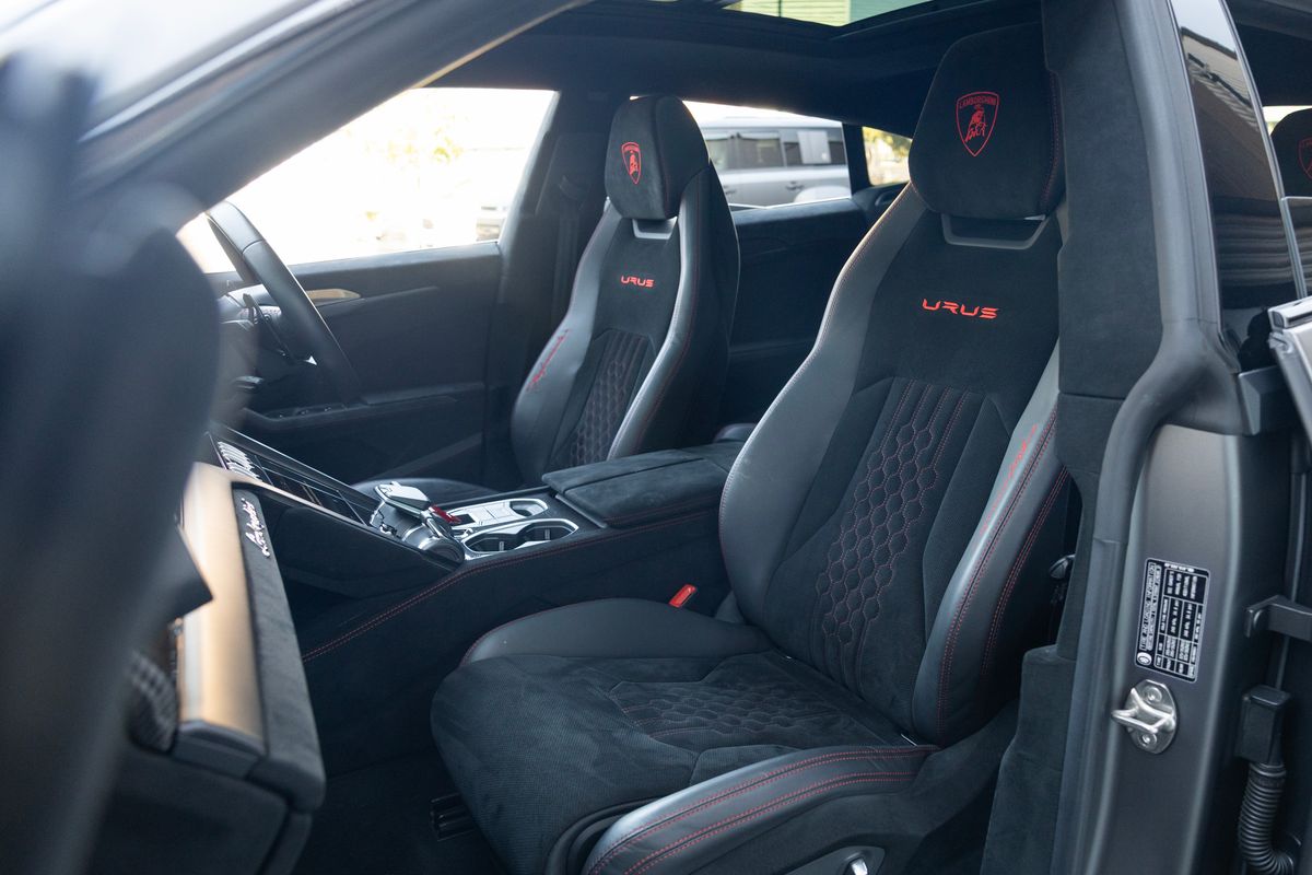2023 Lamborghini Urus Performante