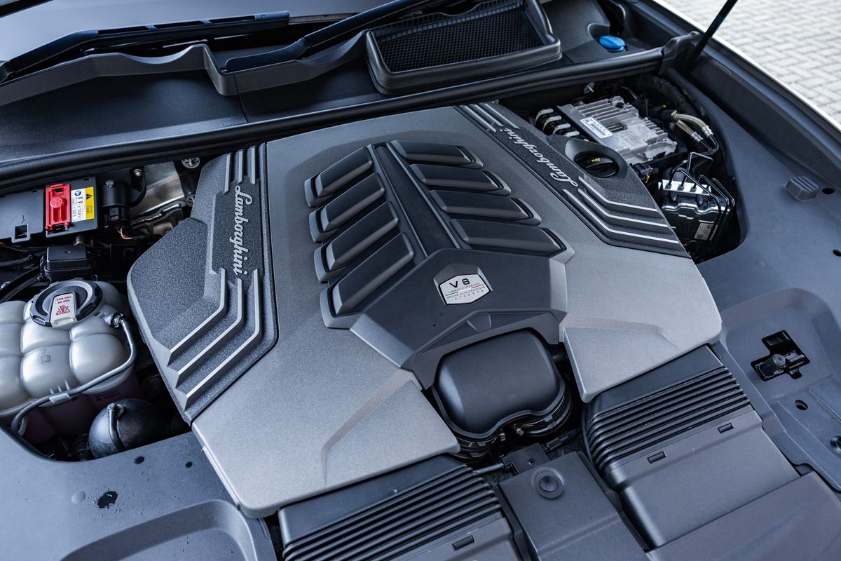 2023 Lamborghini Urus Performante