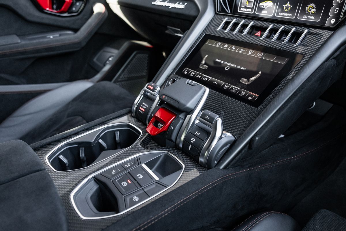 2023 Lamborghini Urus Performante