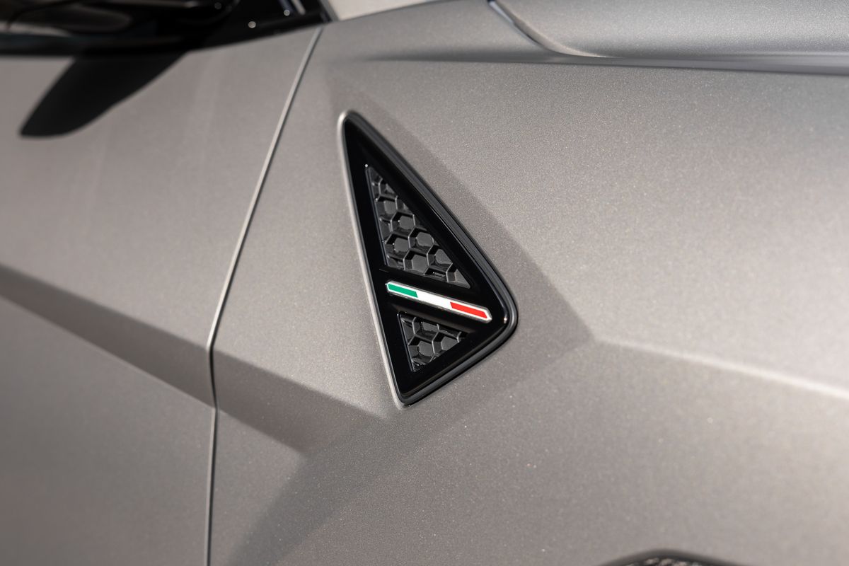 2023 Lamborghini Urus Performante