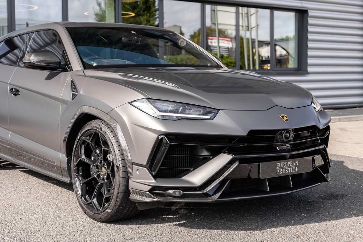 2023 Lamborghini Urus Performante