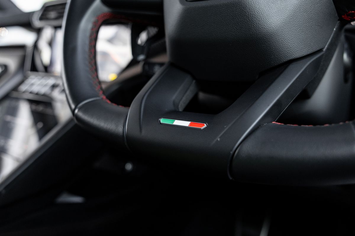 2023 Lamborghini Urus Performante