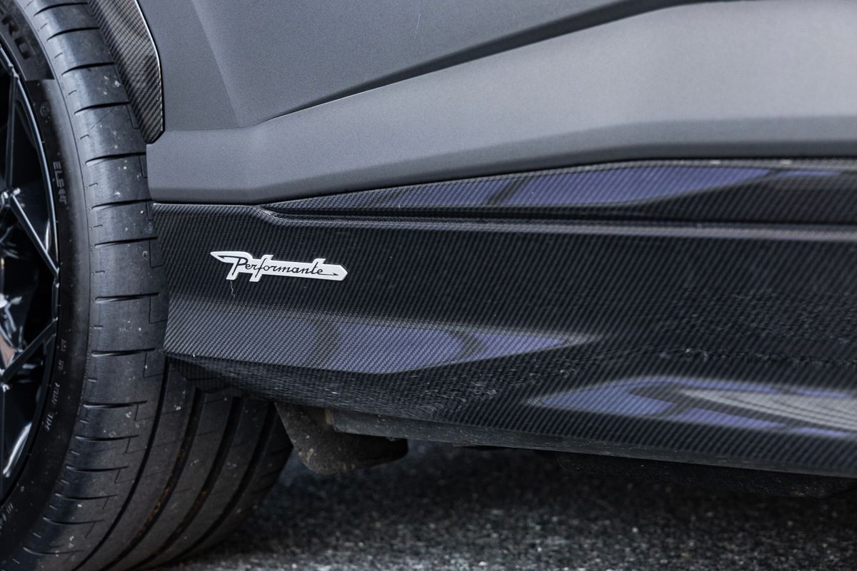 2023 Lamborghini Urus Performante