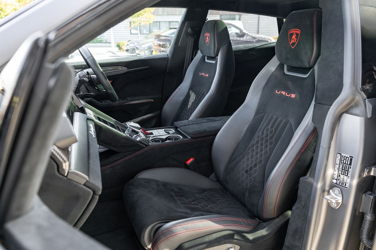 2023 Lamborghini Urus Performante