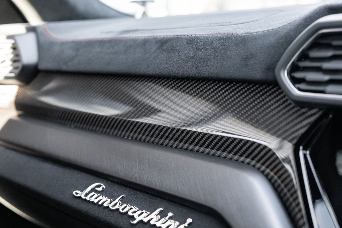 2023 Lamborghini Urus Performante