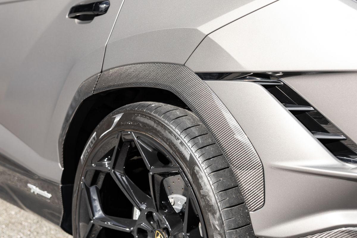 2023 Lamborghini Urus Performante