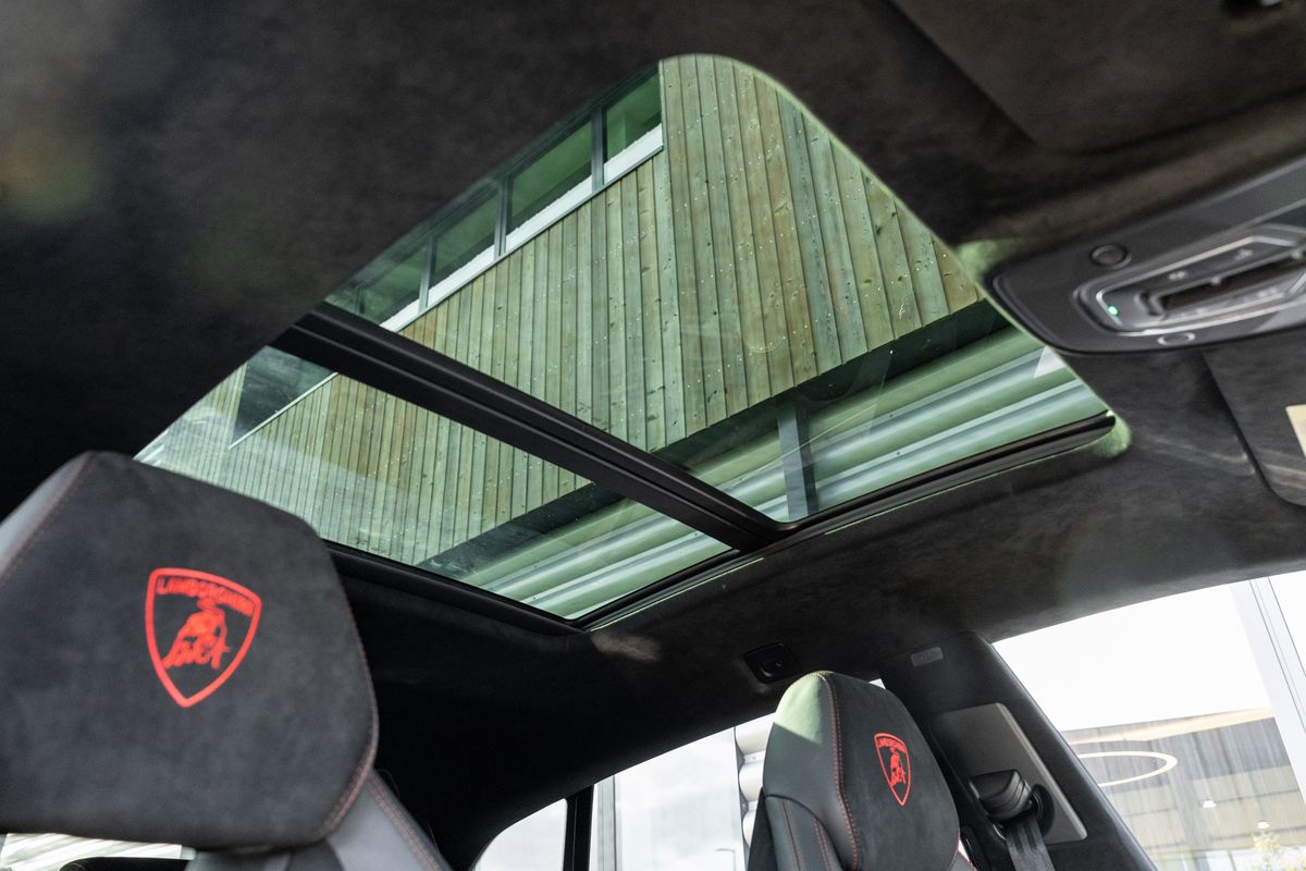 2023 Lamborghini Urus Performante