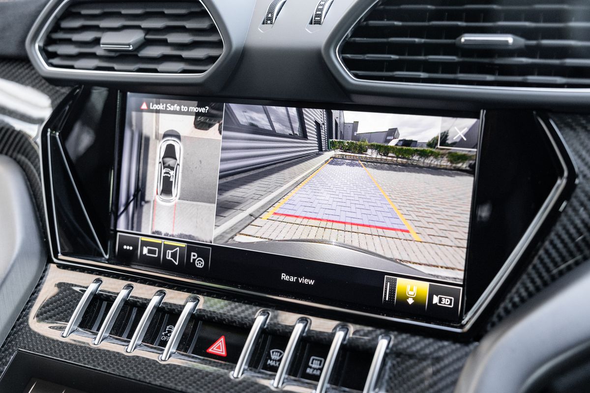 2023 Lamborghini Urus Performante