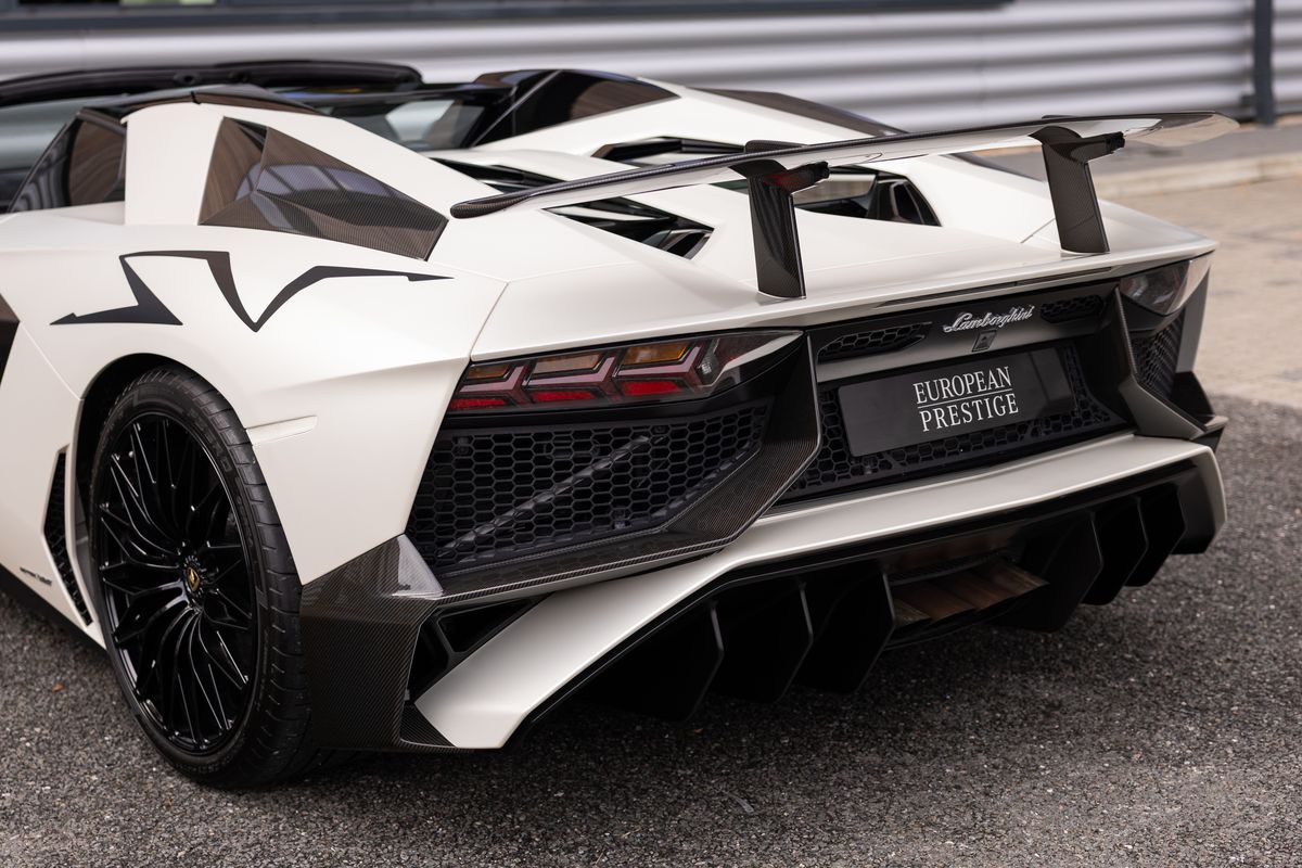 2016 Lamborghini Aventador SV Roadster