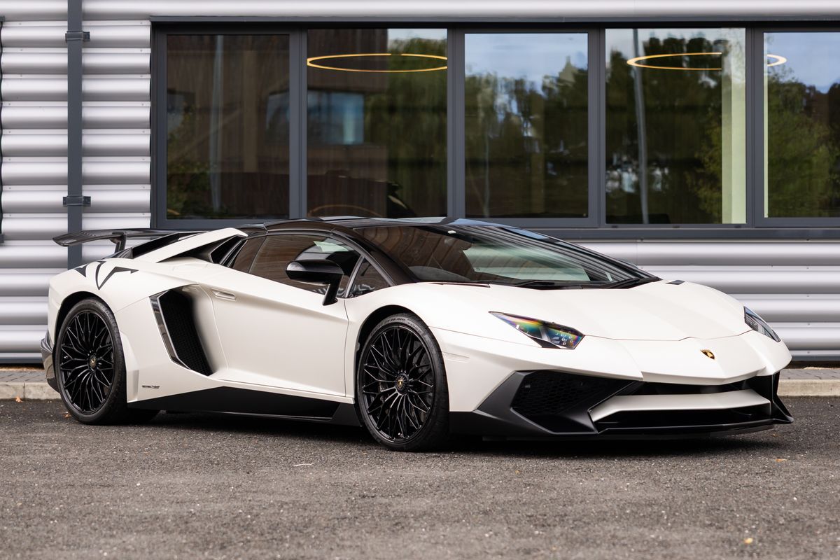 2016 Lamborghini Aventador SV Roadster