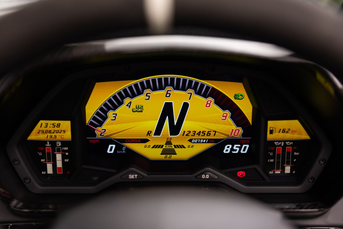 2016 Lamborghini Aventador SV Roadster