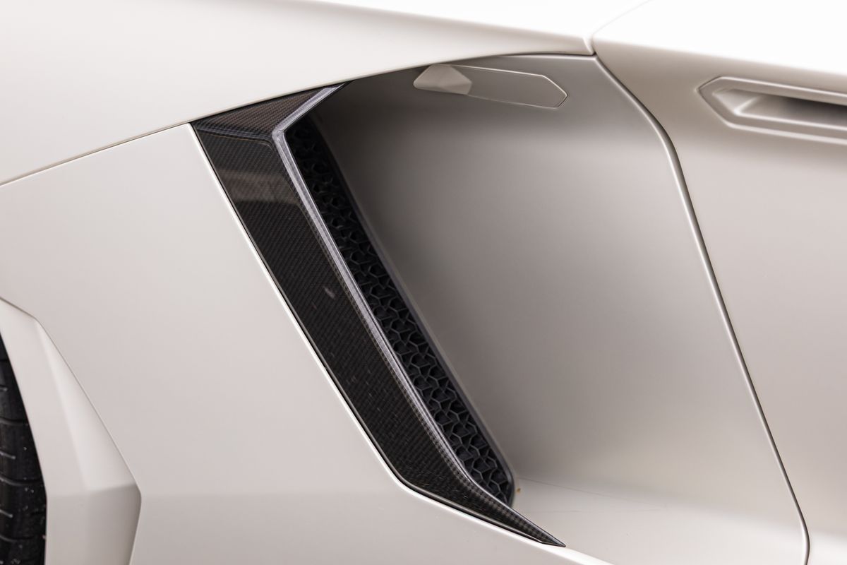 2016 Lamborghini Aventador SV Roadster