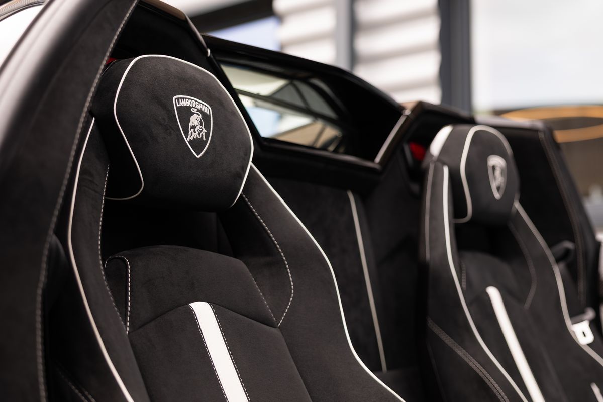 2016 Lamborghini Aventador SV Roadster