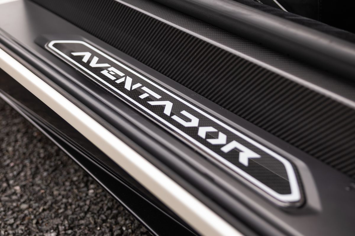 2016 Lamborghini Aventador SV Roadster