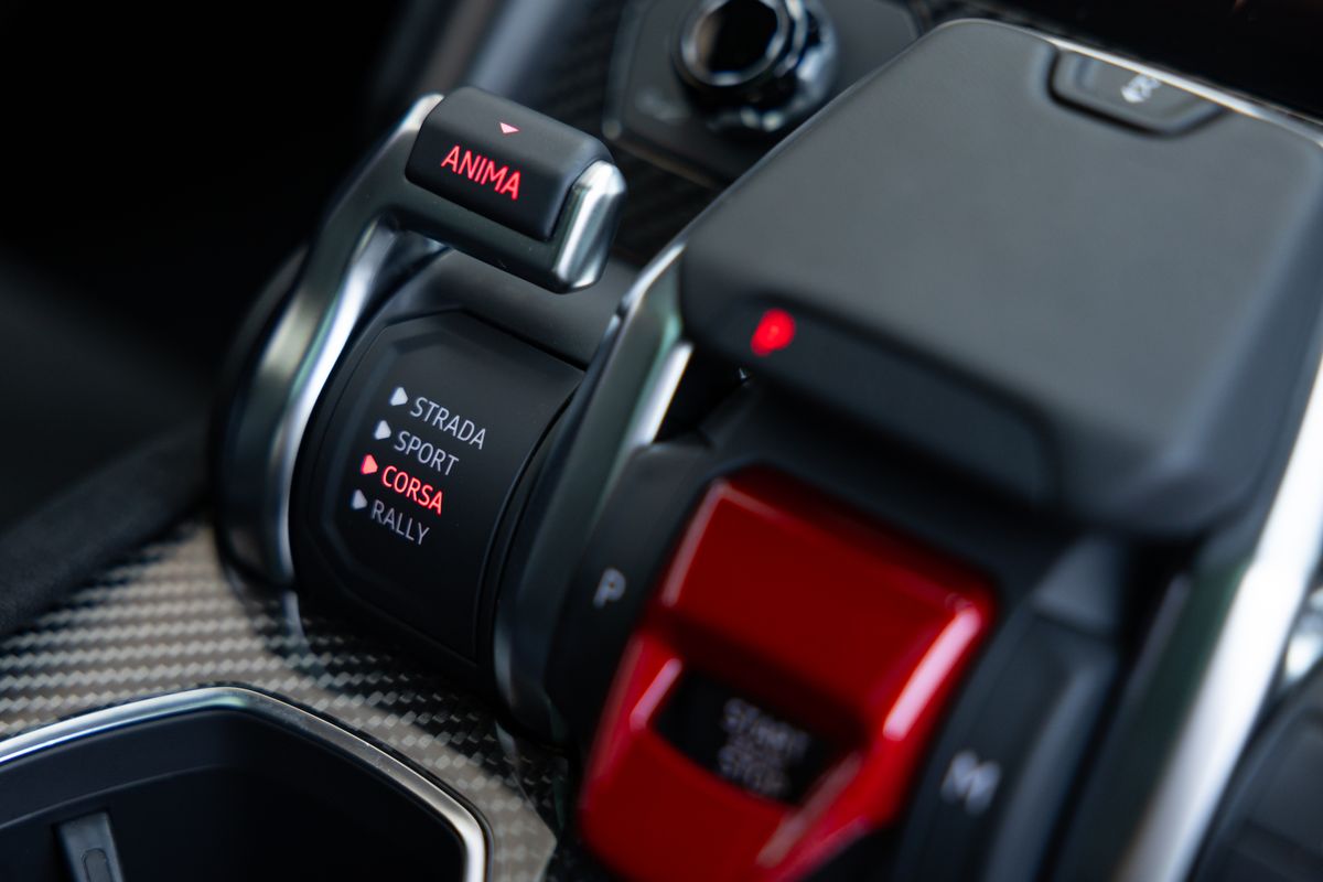 2024 Lamborghini Urus Performante