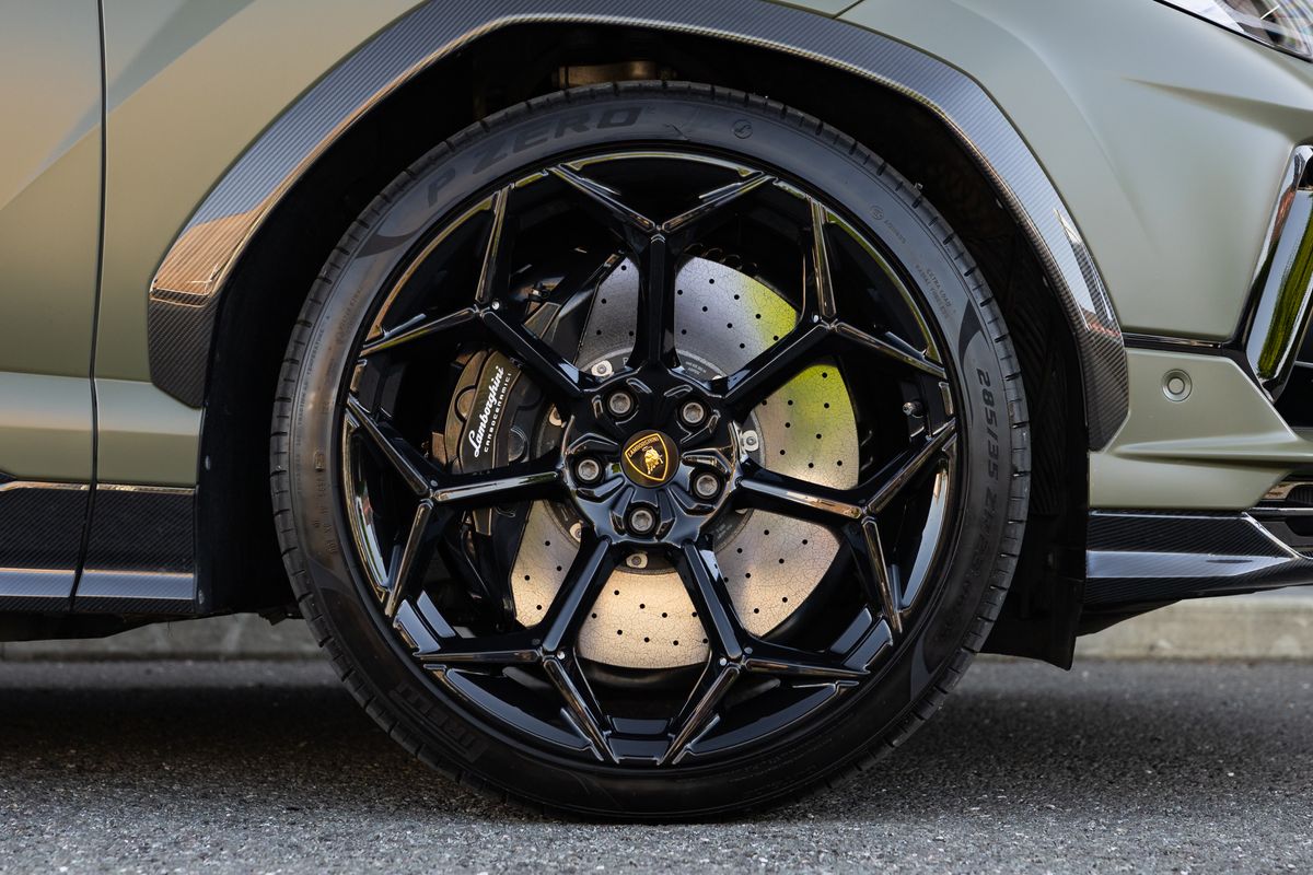 2024 Lamborghini Urus Performante