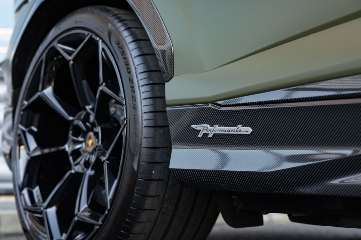 2024 Lamborghini Urus Performante
