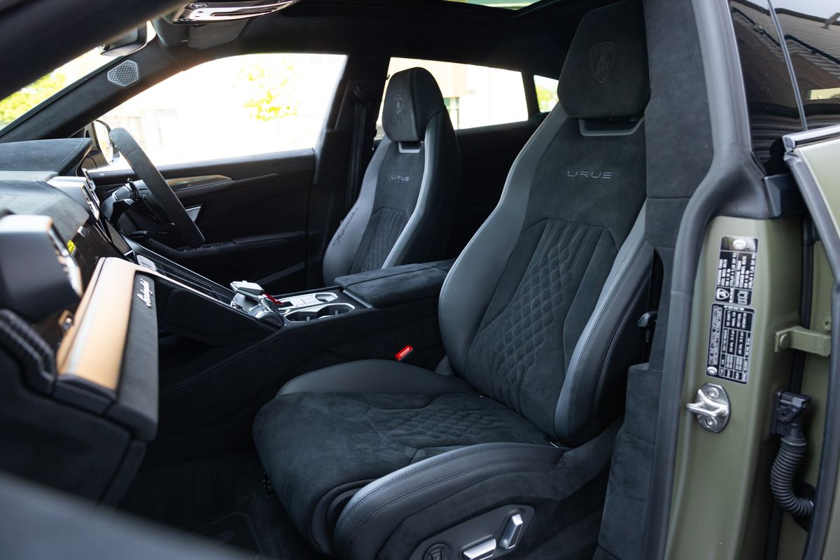 2024 Lamborghini Urus Performante