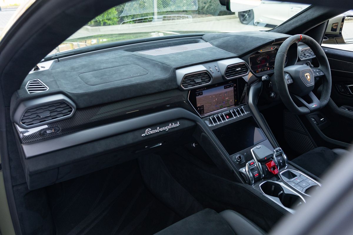 2024 Lamborghini Urus Performante